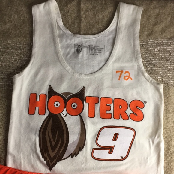 Box 25 #72 Hooters Girl Worn Uniform Chase Elliott Tank/Shorts from Size XXSmall - Picture 2 of 8